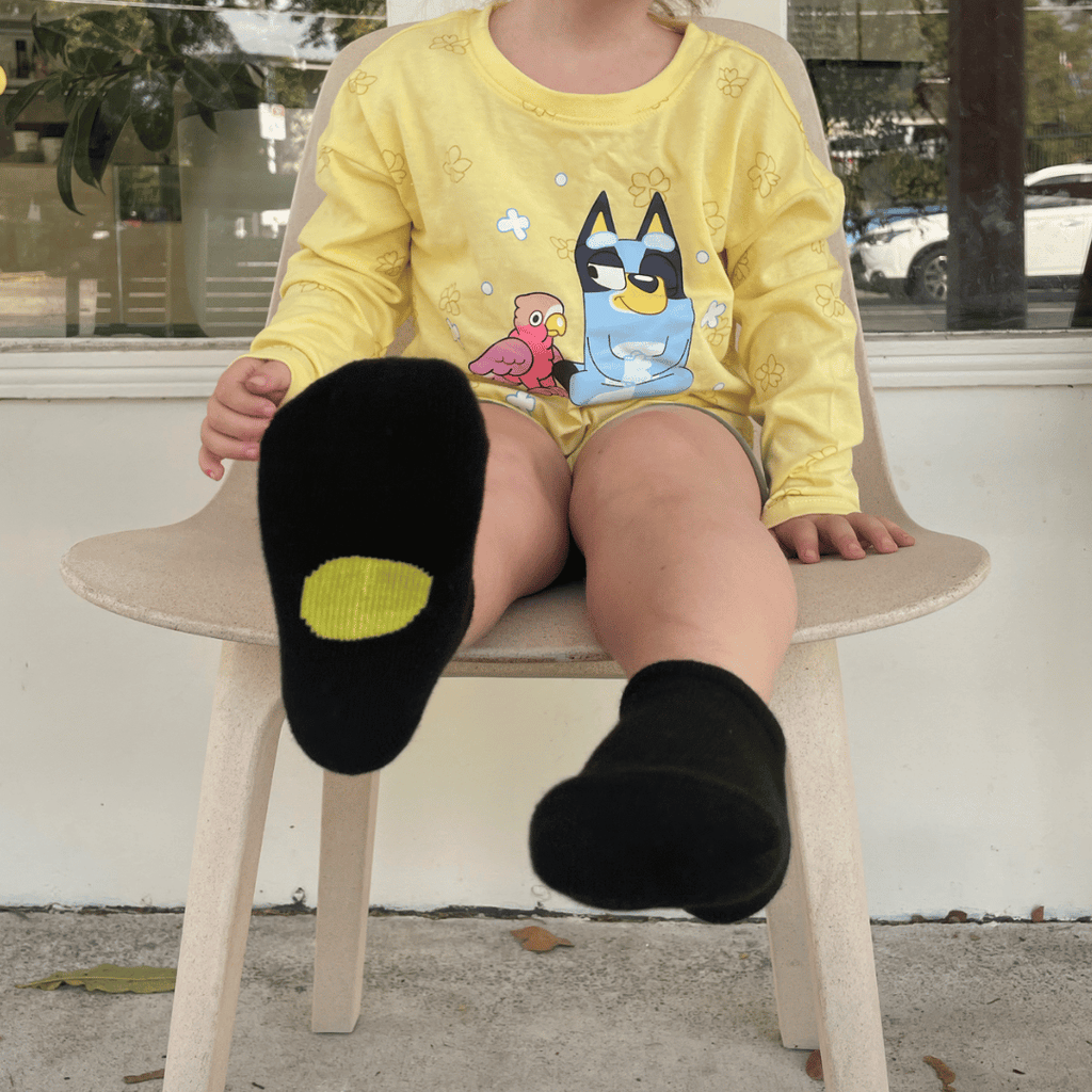 dot on a sock - Black Quarter Crew Socks - KR50 - 10